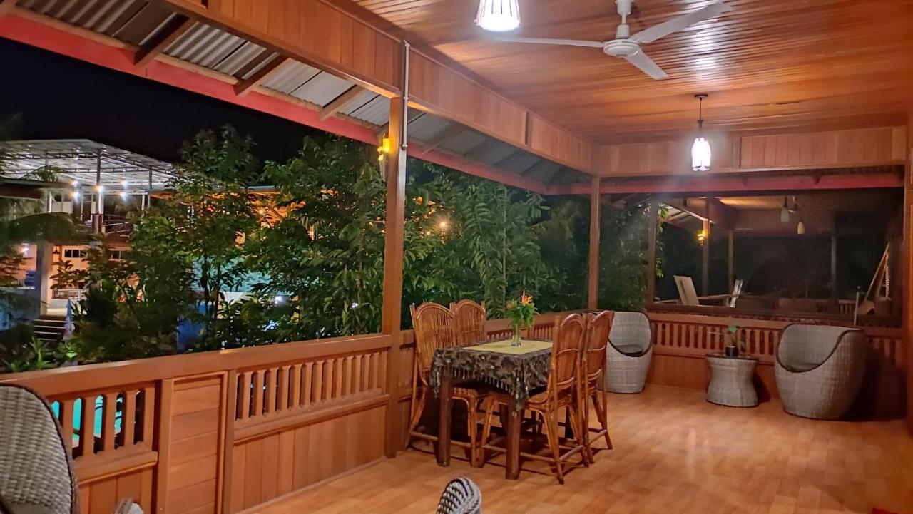 Bunaken Villa Queen'S Dive Манадо Экстерьер фото